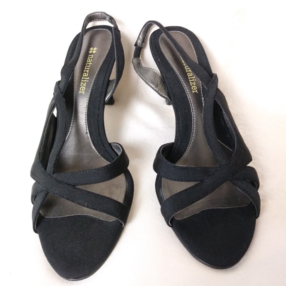 Naturalizer "Amour" Heels - Picture 3 of 7